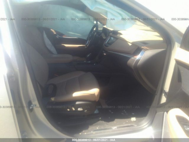 1GYKNFRS2HZ130090  cadillac xt5 2017 IMG 4