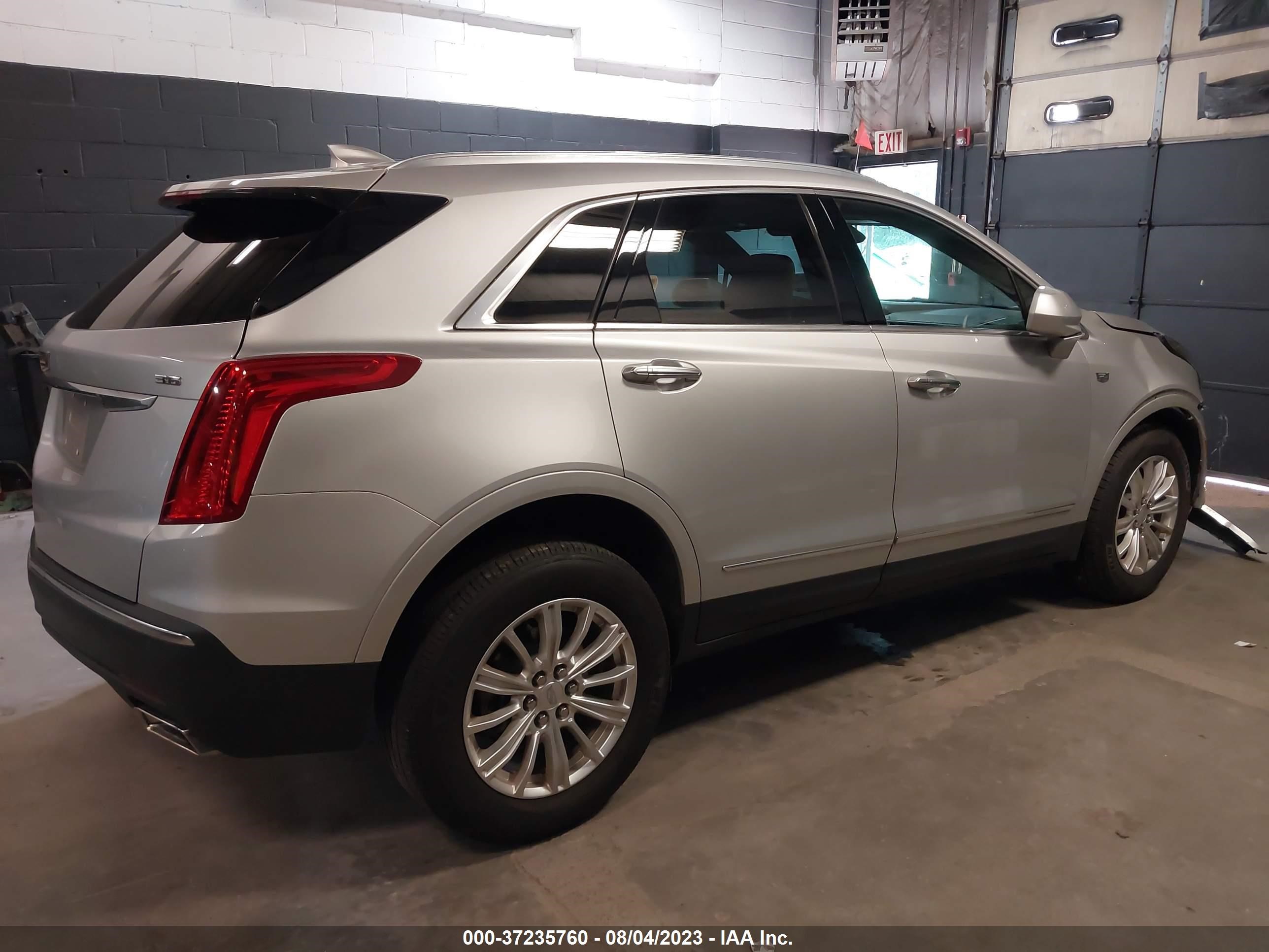 1GYKNARS6JZ114631  cadillac xt5 2018 IMG 3