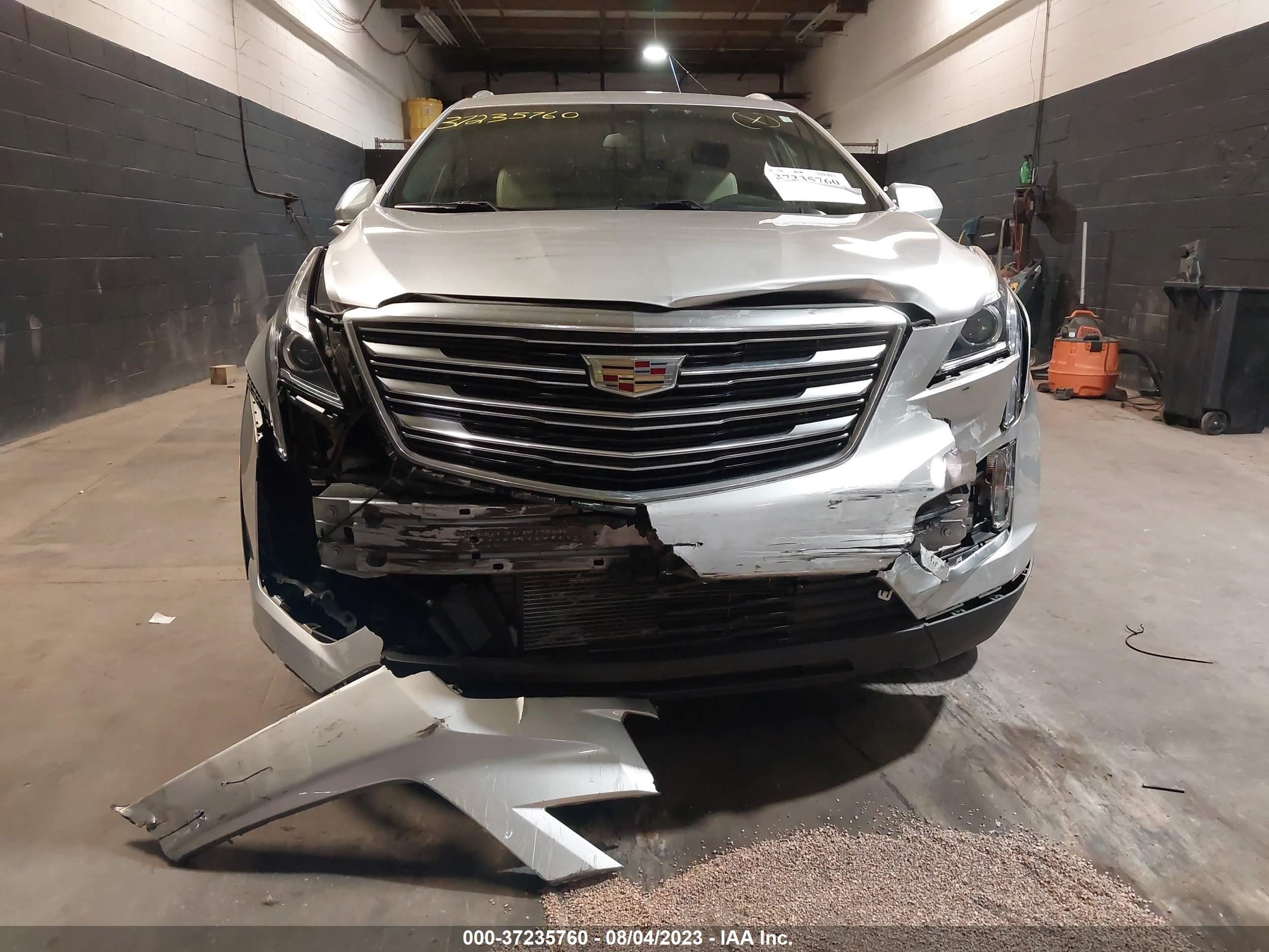 1GYKNARS6JZ114631  cadillac xt5 2018 IMG 5