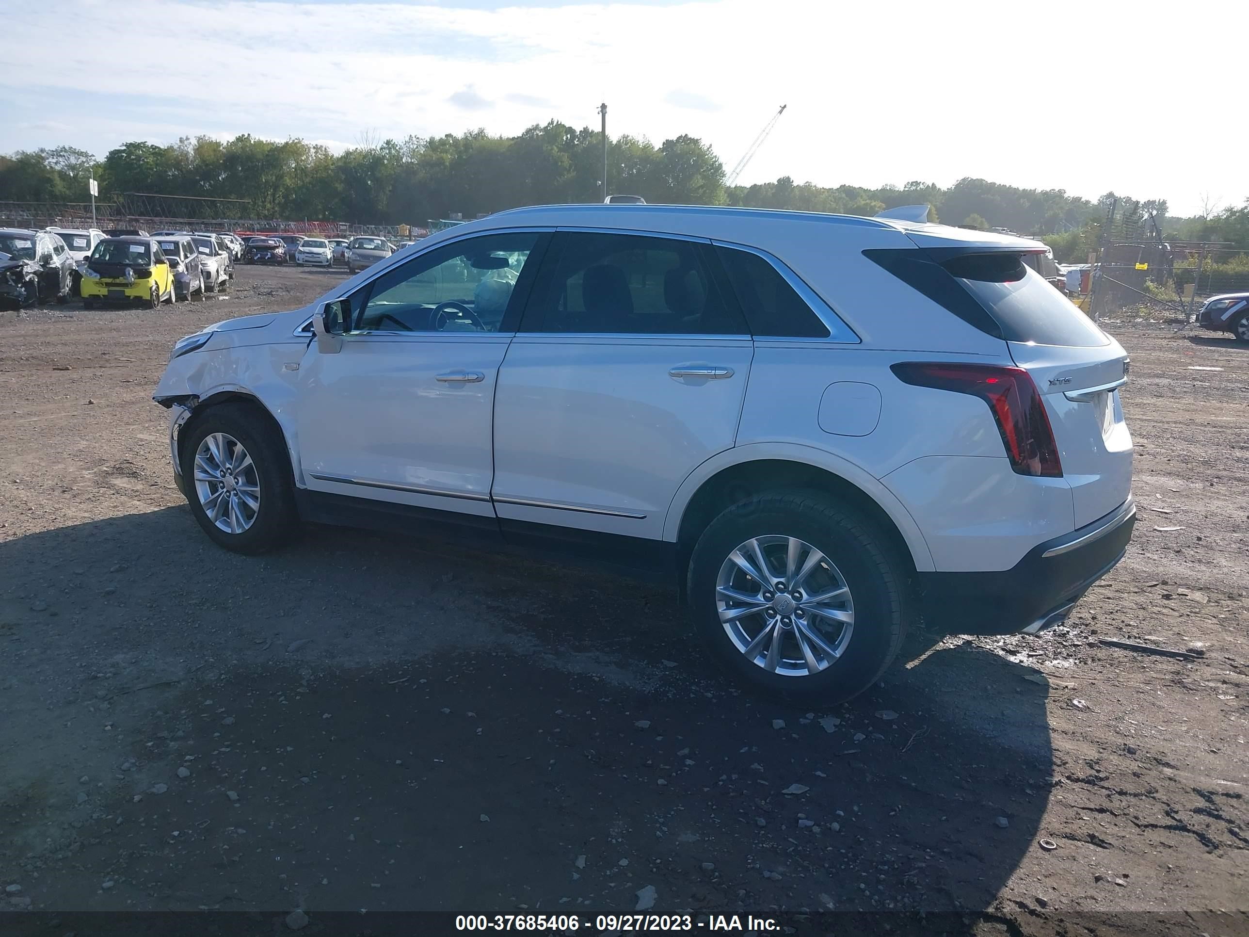 1GYKNAR42MZ214893  cadillac xt5 2021 IMG 2