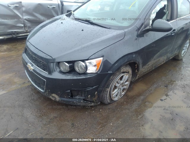 1G1JC5SH1E4135573  chevrolet sonic 2014 IMG 5