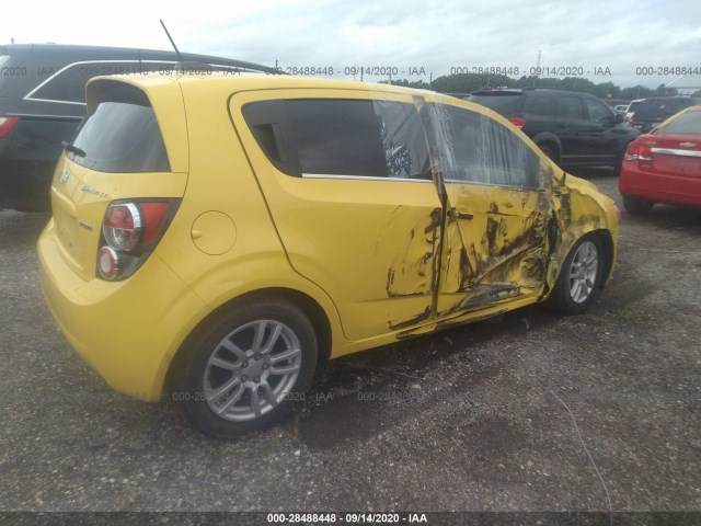 1G1JC6SH2F4178472  chevrolet sonic 2015 IMG 3