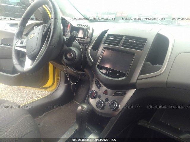 1G1JC6SH2F4178472  chevrolet sonic 2015 IMG 4