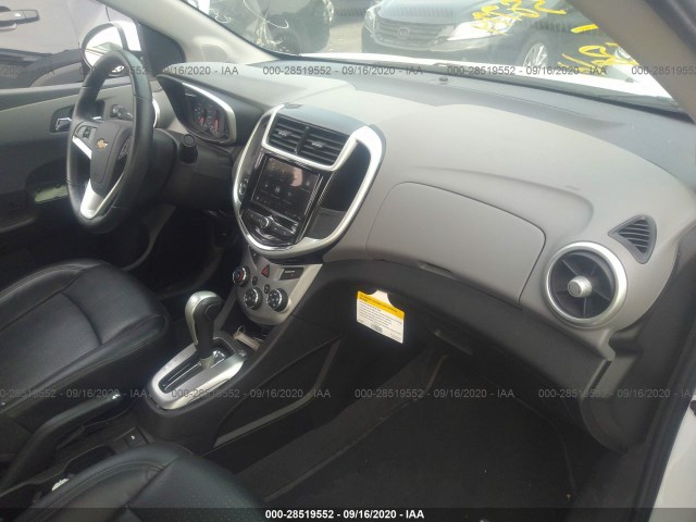 1G1JF5SB0J4138994  chevrolet sonic 2018 IMG 4