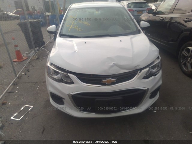 1G1JF5SB0J4138994  chevrolet sonic 2018 IMG 5