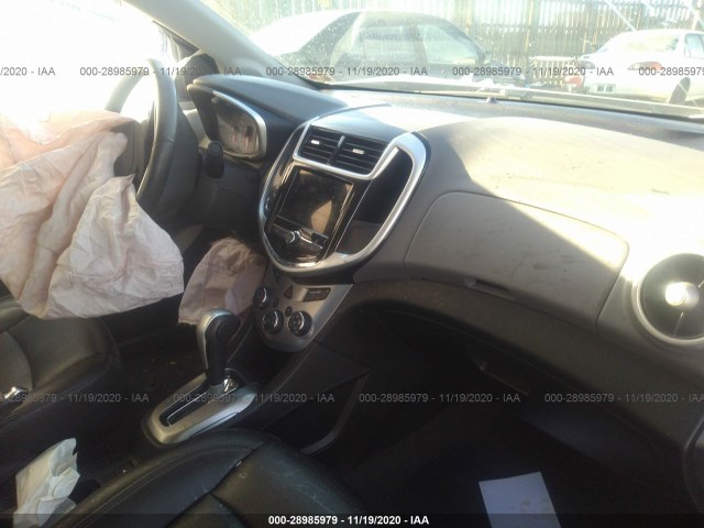 1G1JF5SB2K4124211  chevrolet sonic 2019 IMG 4