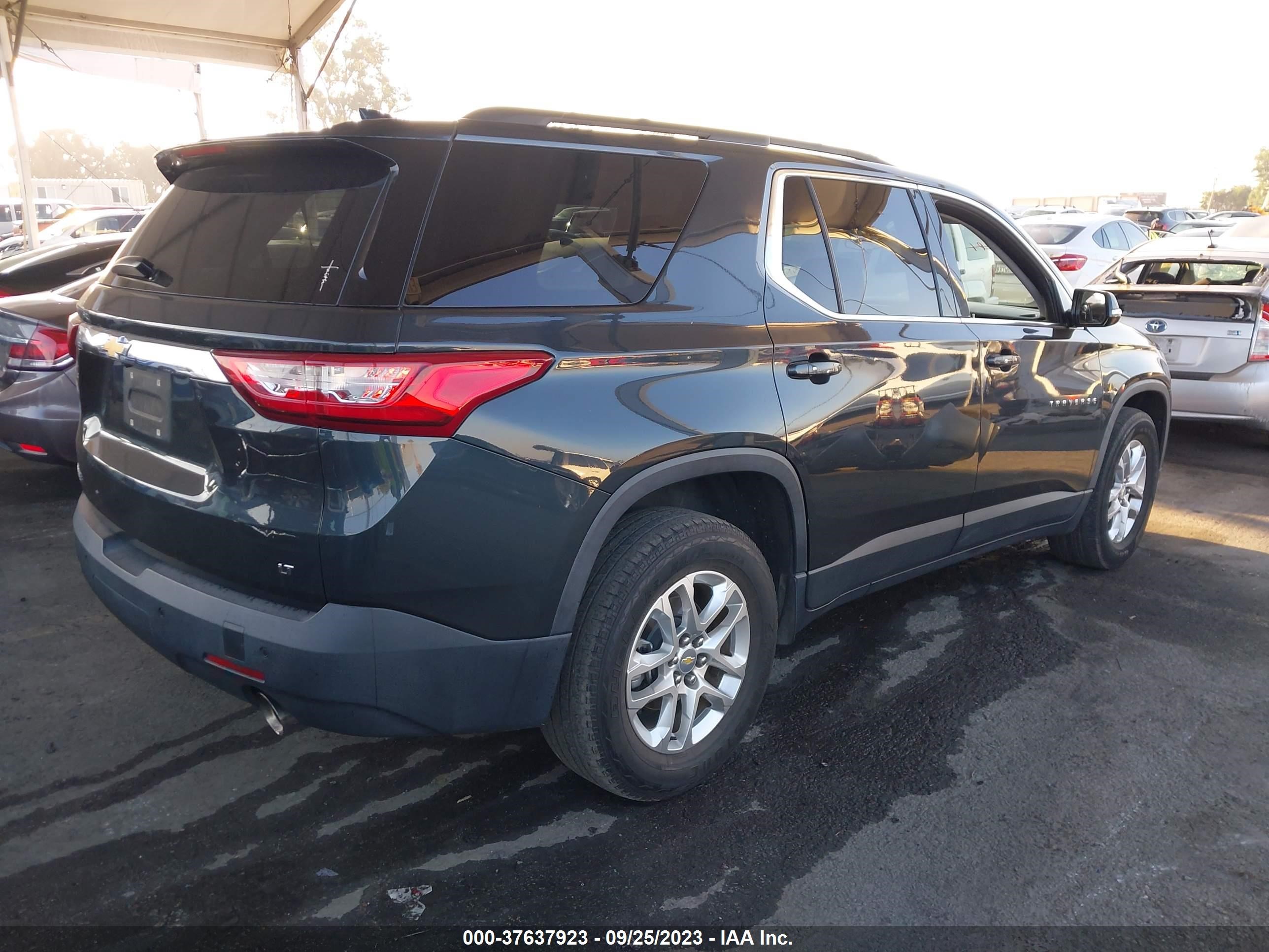 1GNERGKW9KJ287610  chevrolet traverse 2019 IMG 3