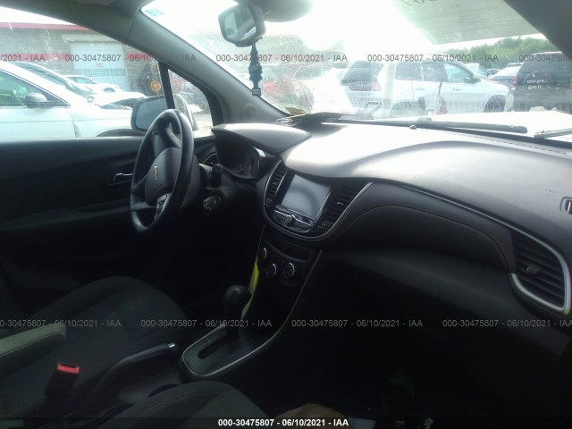 3GNCJNSB9HL289231  chevrolet trax 2017 IMG 4