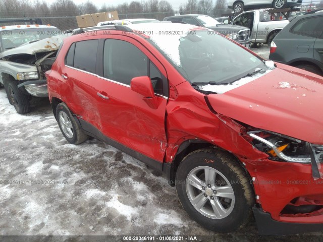 3GNCJPSB8JL236389  chevrolet trax 2018 IMG 5