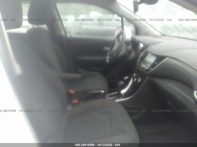 KL7CJKSB6HB083953  chevrolet trax 2017 IMG 4