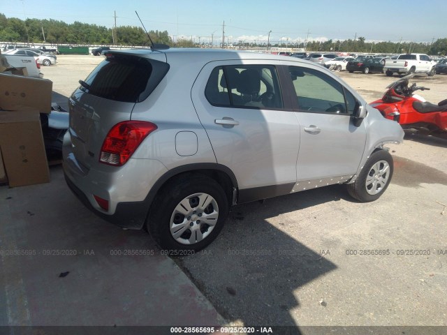 3GNCJKSB0JL368999  chevrolet trax 2018 IMG 3