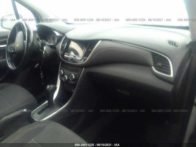 3GNCJKSB7KL341011  chevrolet trax 2019 IMG 4