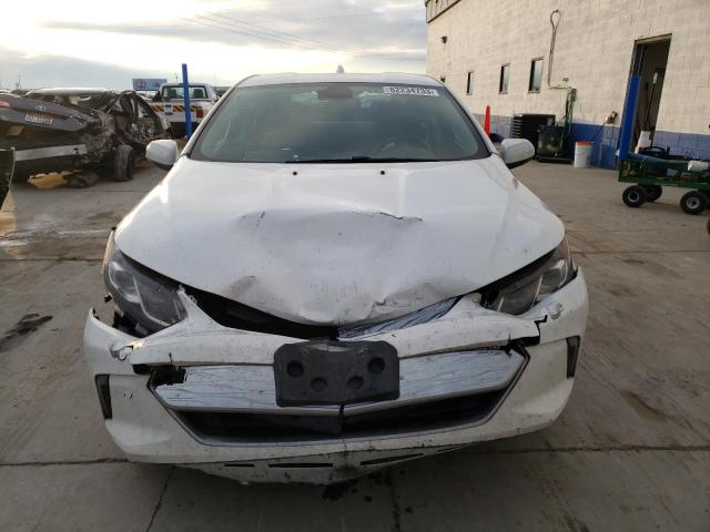 1G1RC6S54HU125123  chevrolet volt 2017 IMG 4