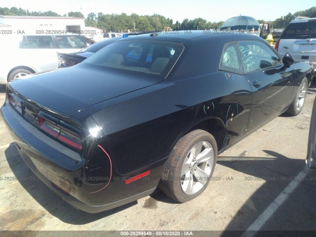 2C3CDZAG0HH568827  dodge challenger 2017 IMG 3