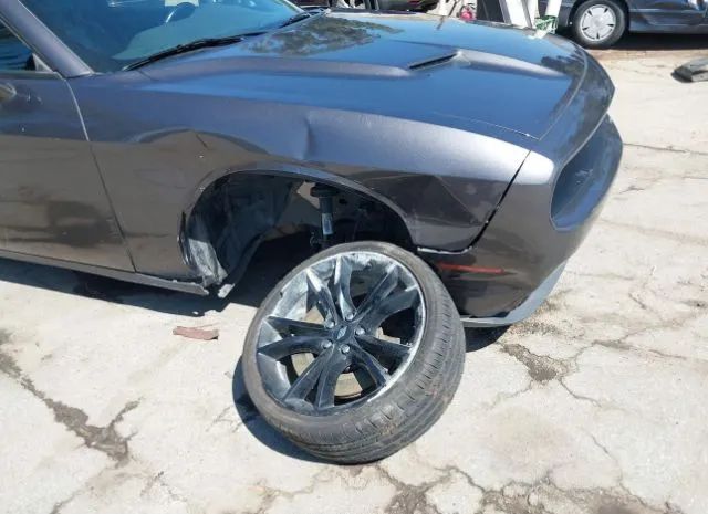 2C3CDZAG1JH183007  dodge challenger 2018 IMG 5