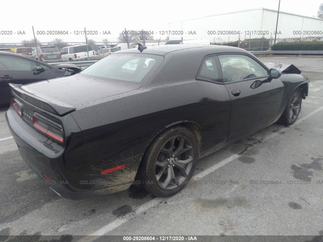 2C3CDZAG4JH282288  dodge challenger 2018 IMG 3