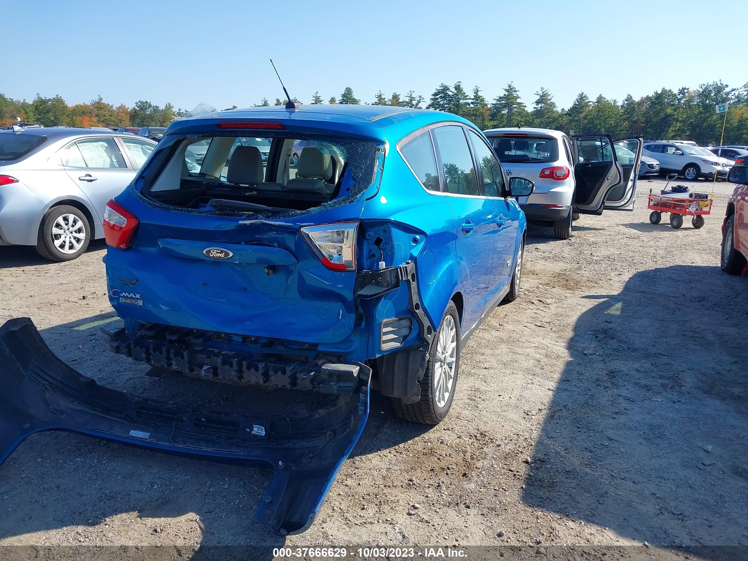 1FADP5CU1EL517439  ford c-max 2014 IMG 3