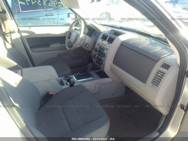 1FMCU9D74AKA44923  ford escape 2010 IMG 4