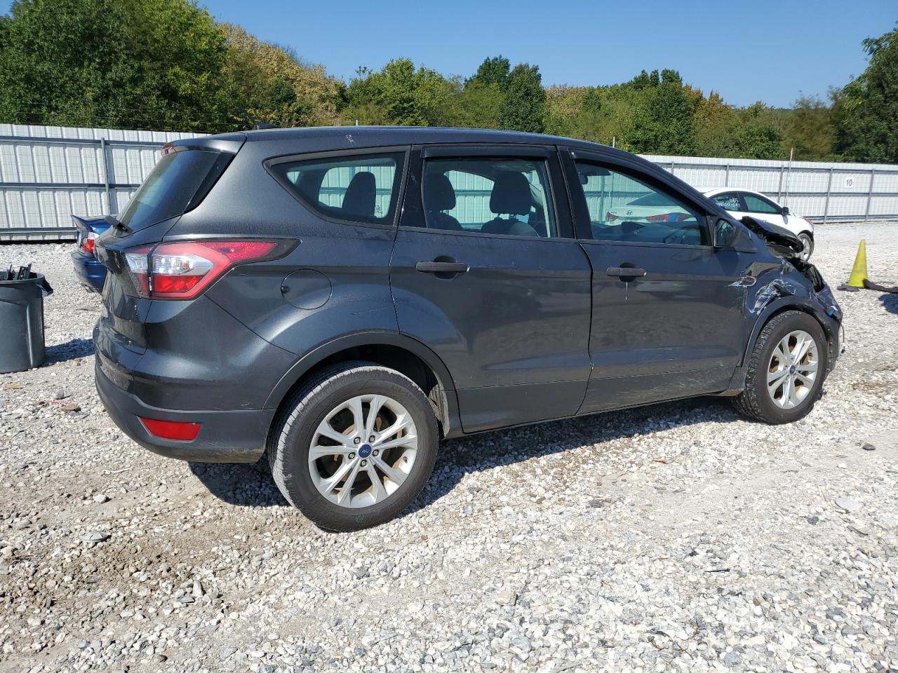 1FMCU0F73HUA45827  ford escape 2016 IMG 2