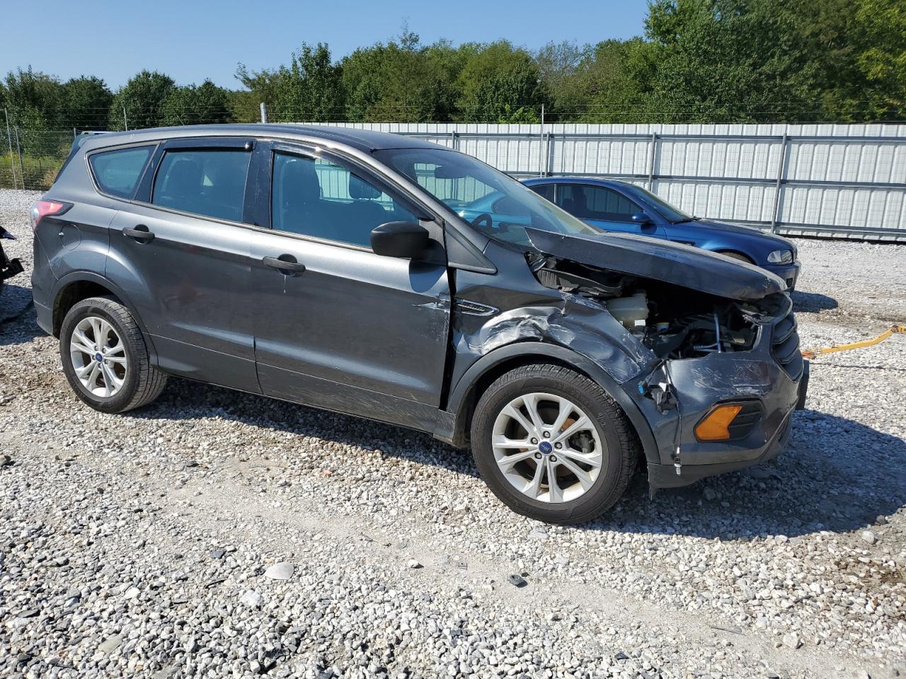 1FMCU0F73HUA45827  ford escape 2016 IMG 3