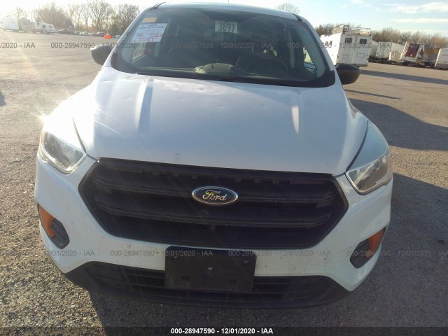 1FMCU0F75HUA69028  ford escape 2017 IMG 5