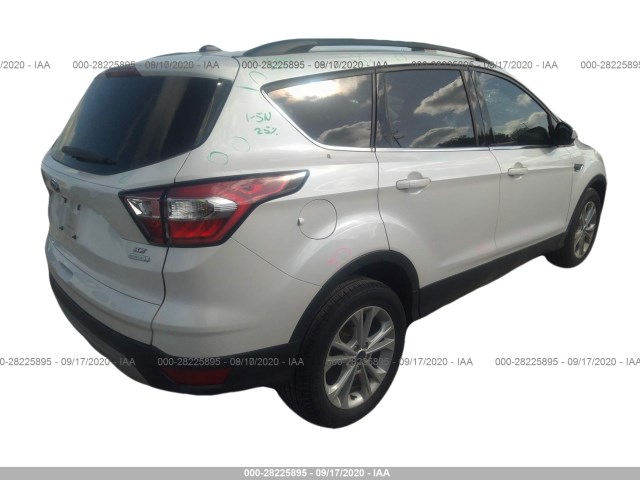 1FMCU0G91HUC14632  ford escape 2017 IMG 3