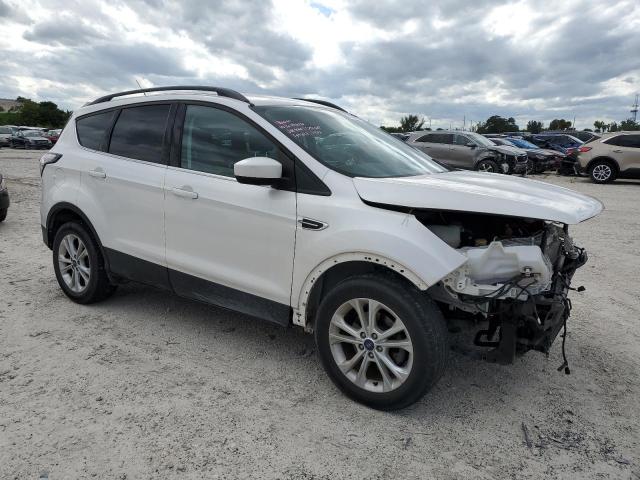 1FMCU0GD9HUA99217  ford escape 2017 IMG 3