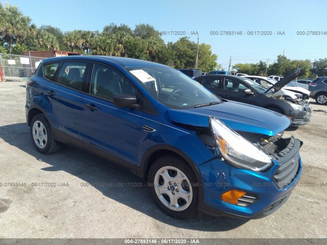 1FMCU0F7XHUE02114  ford escape 2017 IMG 0