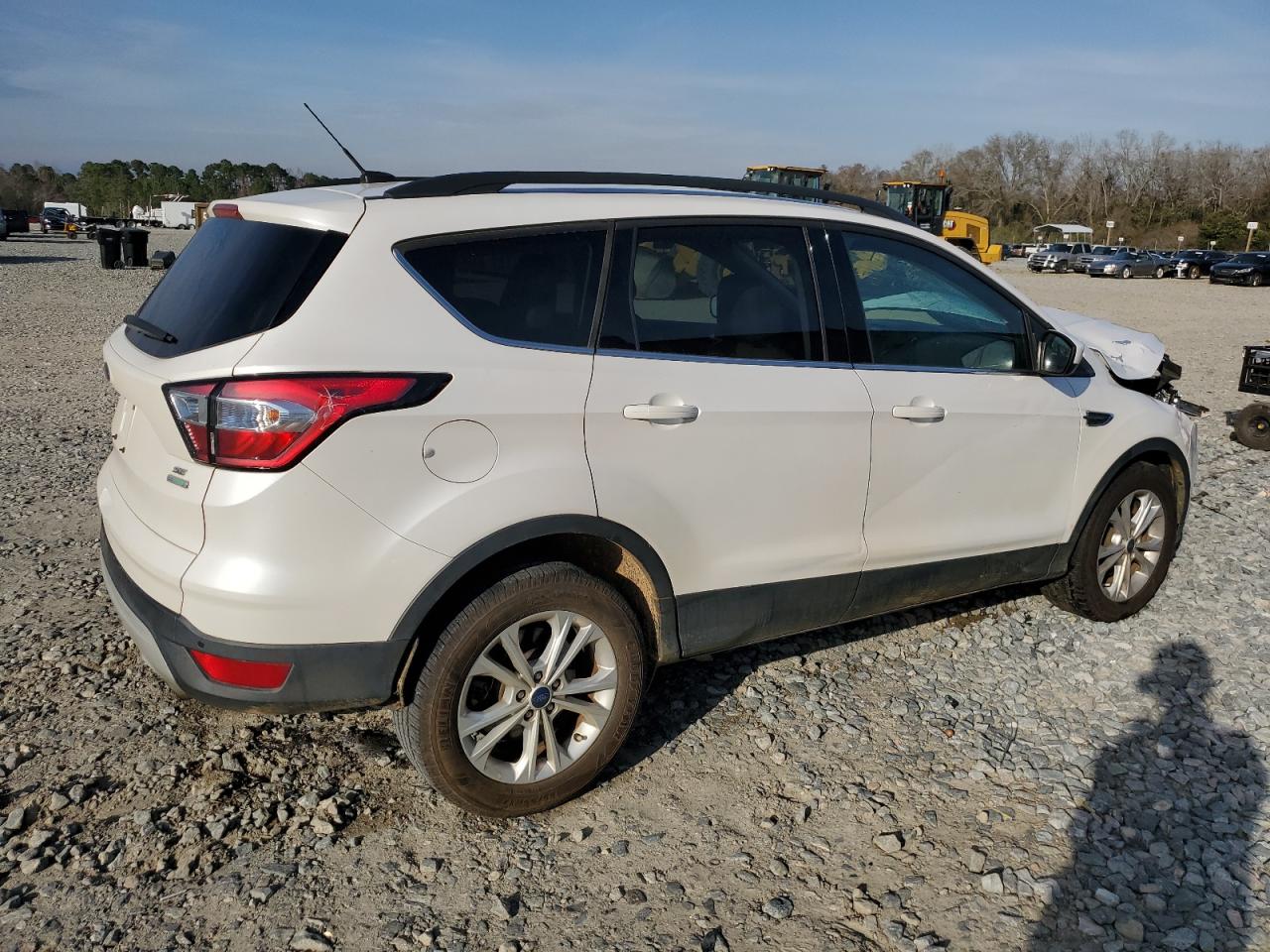 1FMCU0GDXHUC72209  ford escape 2017 IMG 2