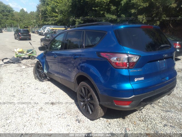 1FMCU9GD6HUC61874  ford escape 2017 IMG 2