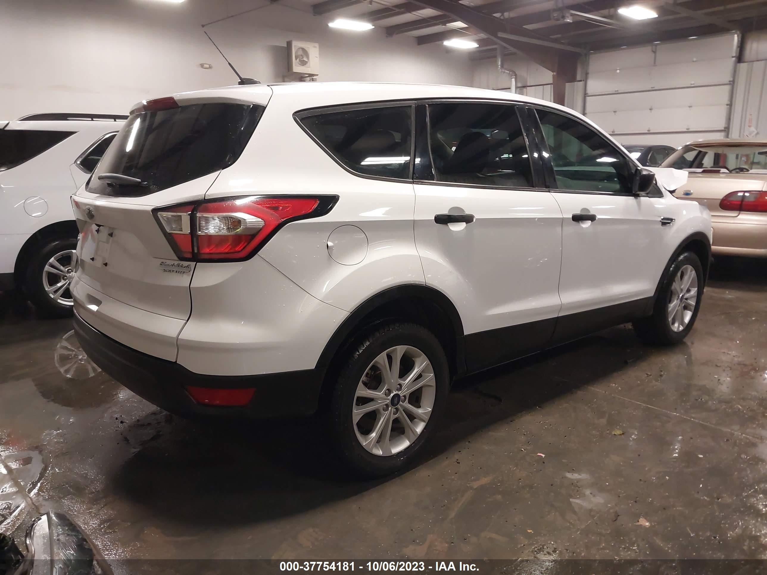 1FMCU0F76JUB13026  ford escape 2018 IMG 3