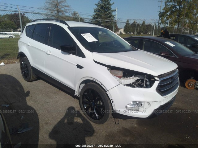 1FMCU0GD0JUD03022  ford escape 2018 IMG 0