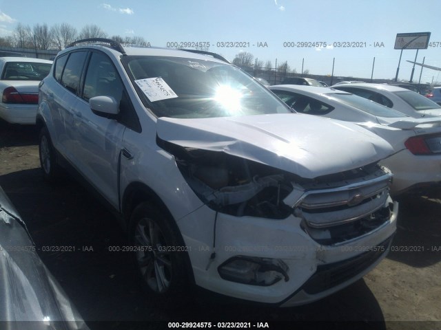 1FMCU0GD8JUC61232  ford escape 2018 IMG 0