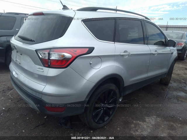 1FMCU0HD0JUD04279  ford escape 2018 IMG 3