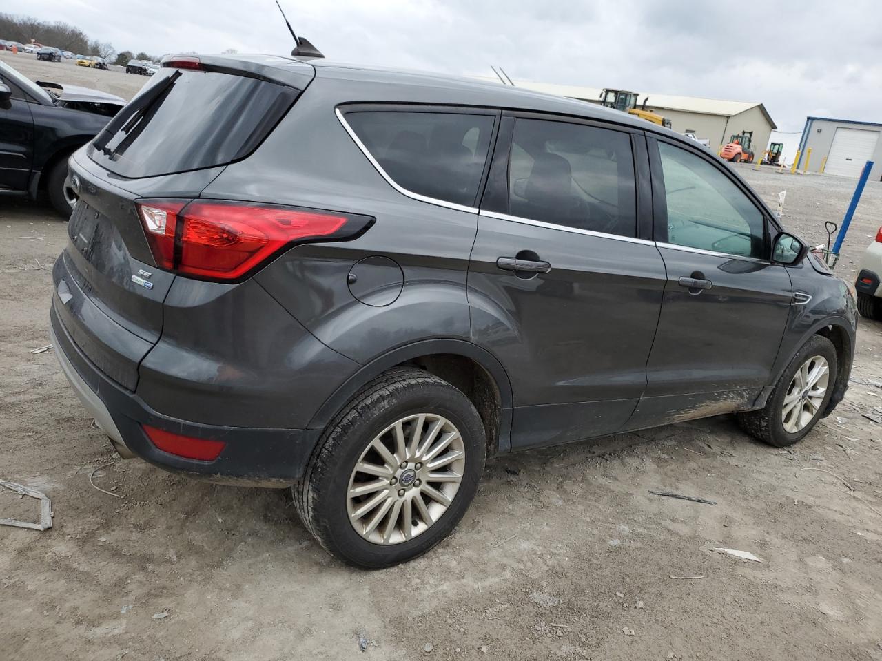 1FMCU9GD1KUA25723  ford escape 2018 IMG 2