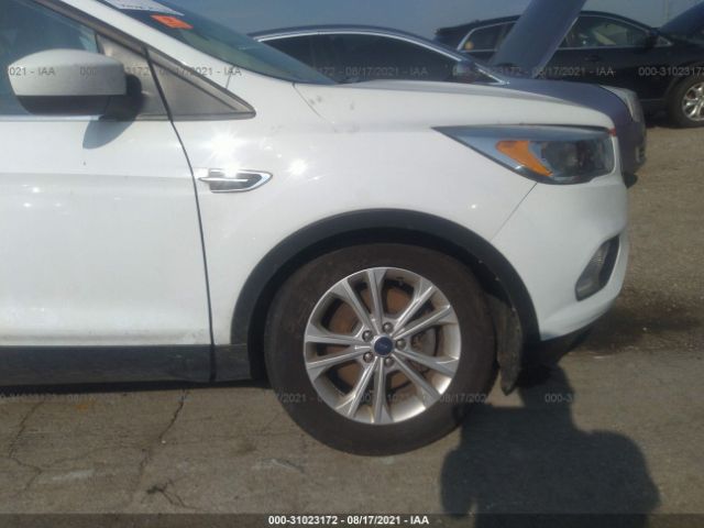 1FMCU9GD4JUB68826  ford escape 2018 IMG 5