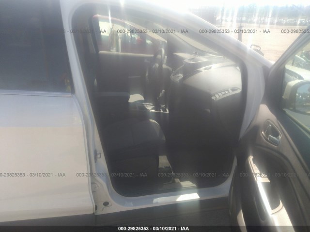 1FMCU0GD7KUB21125  ford escape 2019 IMG 4