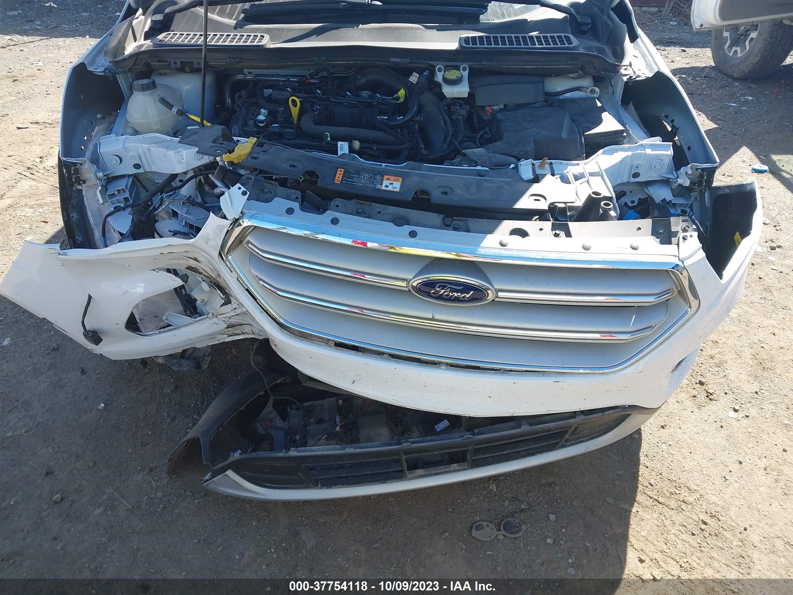 1FMCU0GDXKUB57522  ford escape 2019 IMG 5