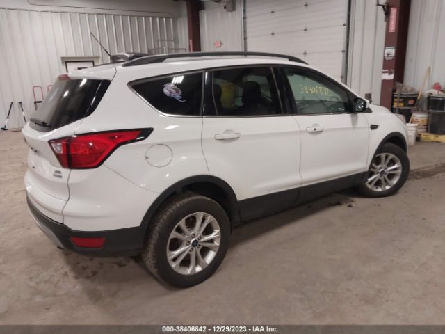 1FMCU9HD6KUB19109  ford escape 2019 IMG 3