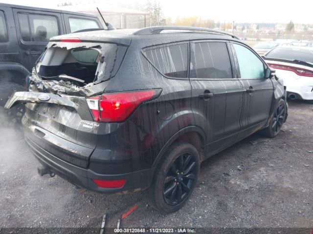 1FMCU9J90KUB72068  ford escape 2019 IMG 3