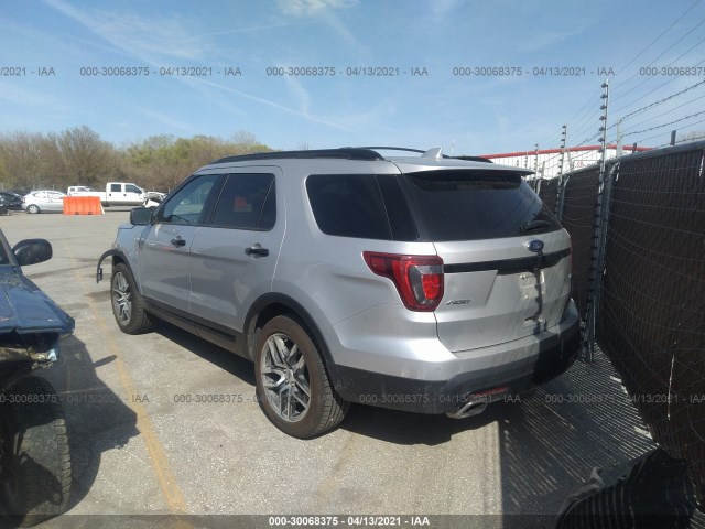 1FM5K8GT7HGC47318  ford explorer 2017 IMG 2