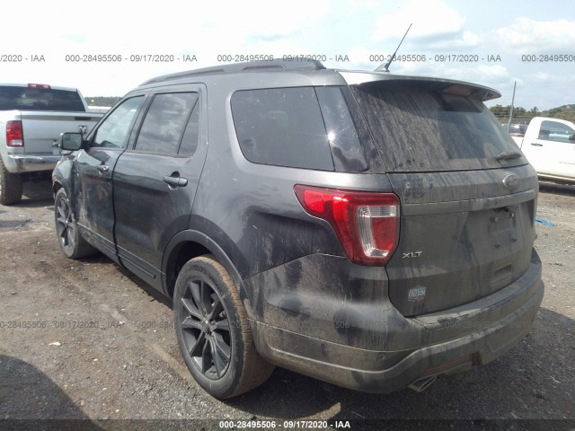 1FM5K7D8XJGC85495  ford explorer 2018 IMG 2