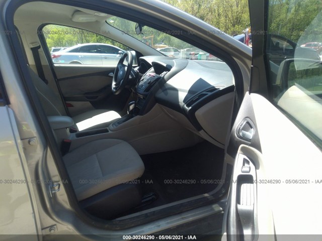 1FADP3F28GL259132  ford focus 2016 IMG 4