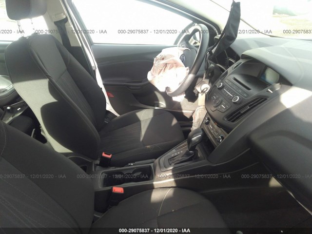 1FADP3E21GL354682  ford focus 2016 IMG 4