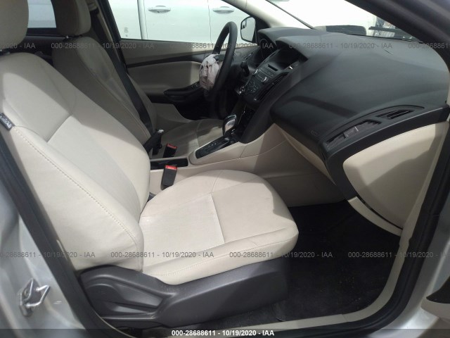 1FADP3F22GL369741  ford focus 2016 IMG 4