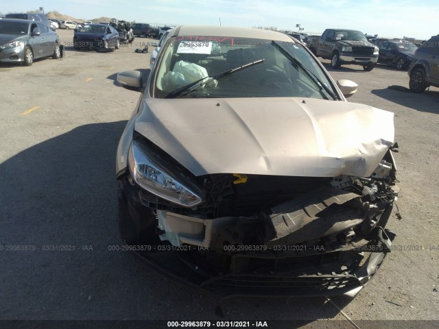 1FADP3F2XHL204540  ford focus 2017 IMG 5