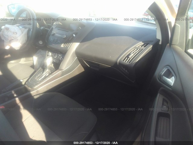 1FADP3F2XHL269937  ford focus 2017 IMG 4