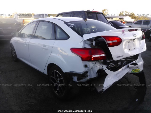 1FADP3H27JL241175  ford focus 2018 IMG 2