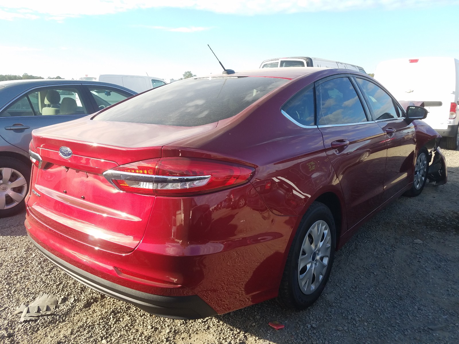 3FA6P0G74KR161582  ford  2019 IMG 3