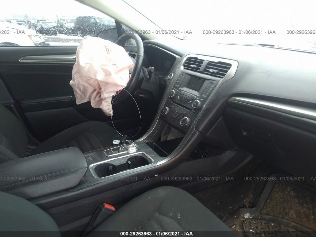 3FA6P0G72HR104211  ford fusion 2017 IMG 4